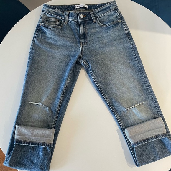 Zara Low Rise Relaxed Fit Jeans (US Size 2) - Picture 5 of 5